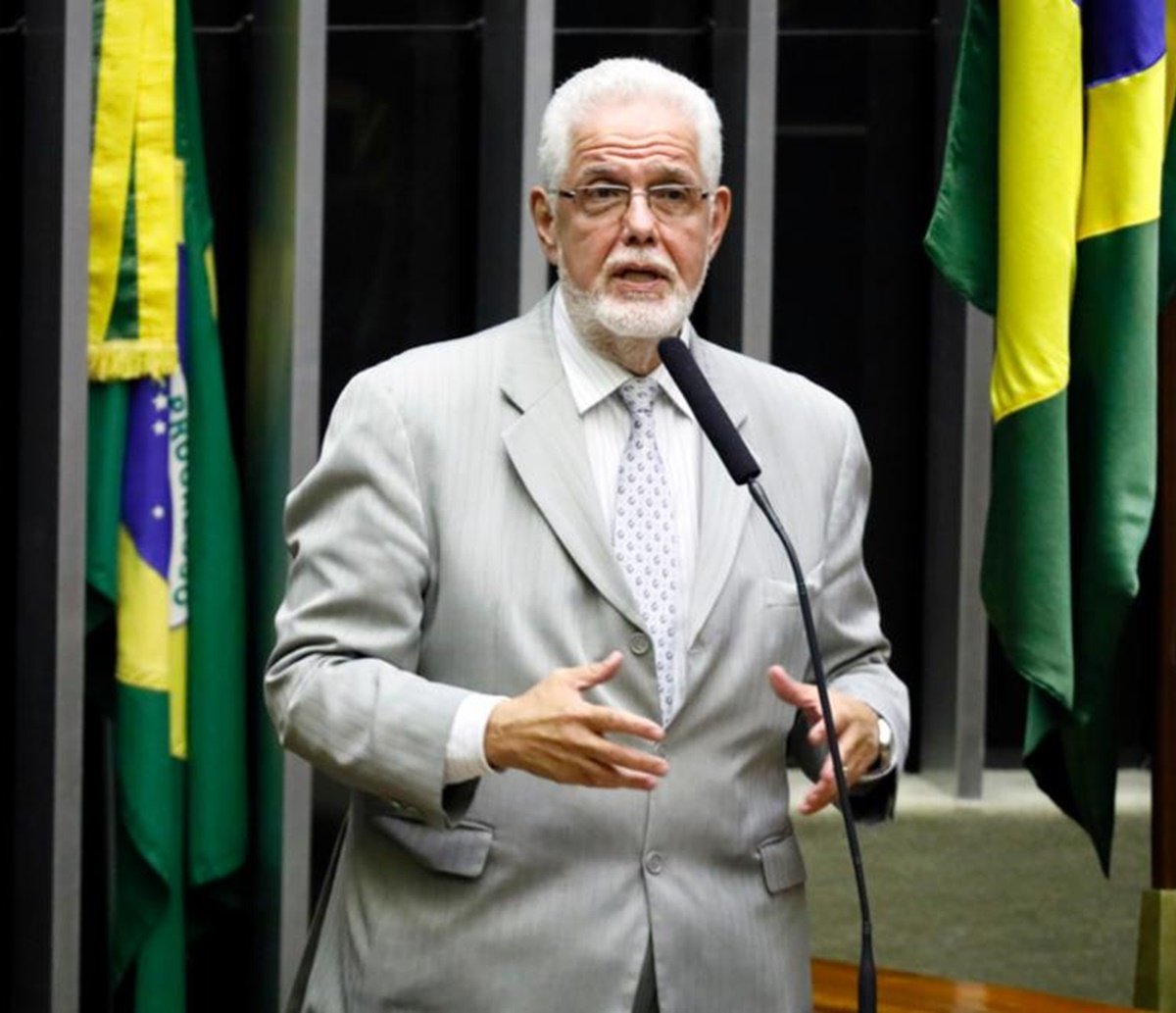 Deputado federal elogia iniciativa de ministro para readquirir refinaria privatizada na Bahia