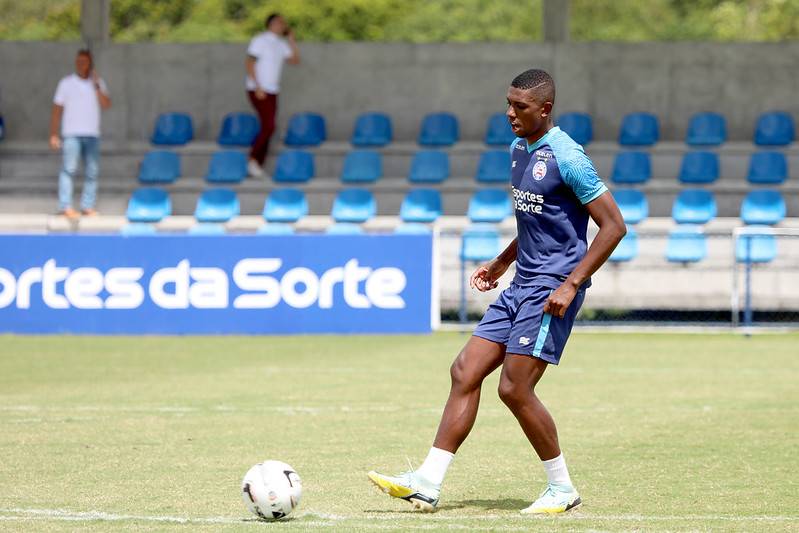 Bahia encerra preparação para semi do Baianão com retorno de Kanu