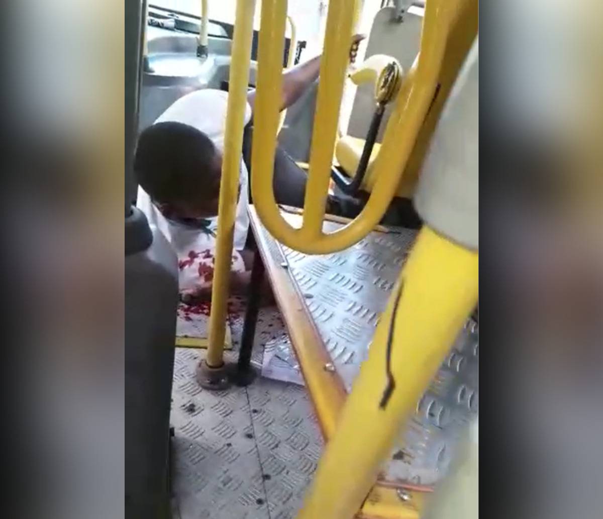 Cobrador de ônibus é atingido por estilhaços e fica ferido em Tancredo Neves; vídeo