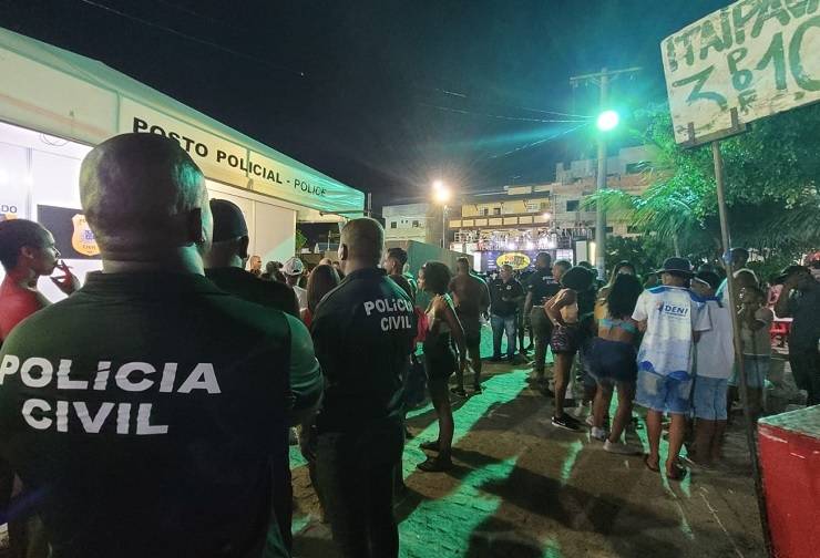 Integrante de quadrilha, mulher é presa furtando celulares no Festival de Arembepe