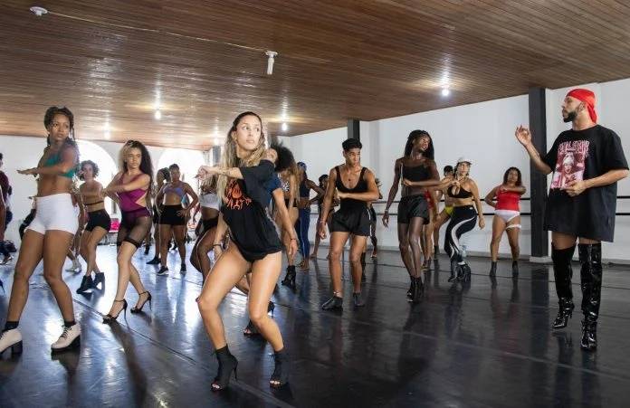 Funceb realiza Aulão Beneficente na Escola de Dança neste sábado