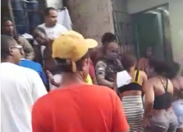 Homem e mulher são baleados durante ação da PM em "paredão" na Capelinha de São Caetano