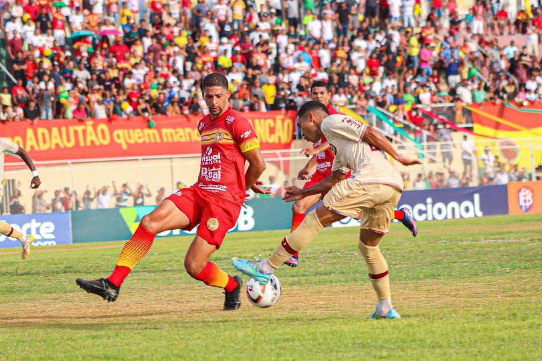 Jacuipense e Juazeirense se enfrentam para definir adversário do Bahia na final do Campeonato Baiano