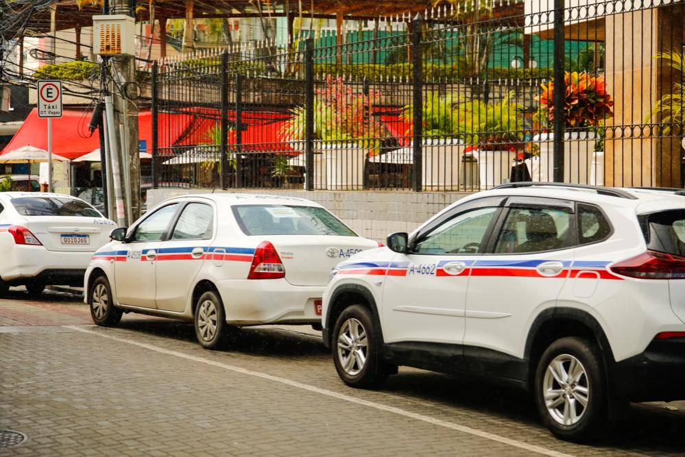 Taxistas credenciados terão acesso à documentação digital a partir de 1º de junho