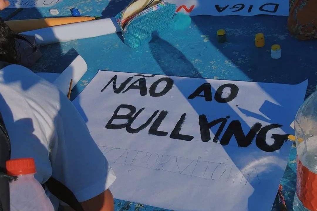 Menina autista é vítima de bullying em escola e vídeo viraliza