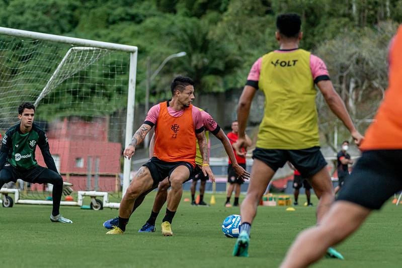 Vitória se reapresenta e já treina visando jogo contra o Londrina