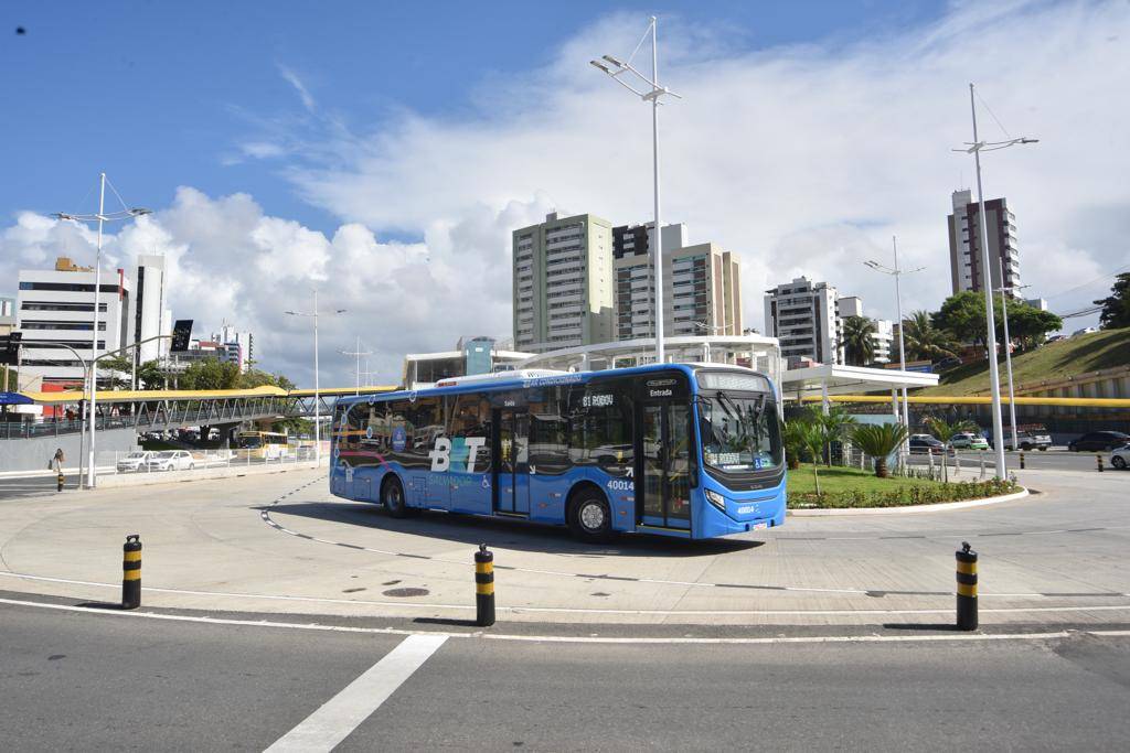 BRT: linha que vai até a orla de Salvador já está em operação