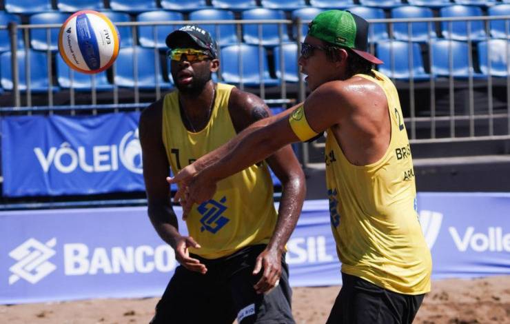 Vôlei de praia: brasileiros são campeões em fase do mundial no RJ