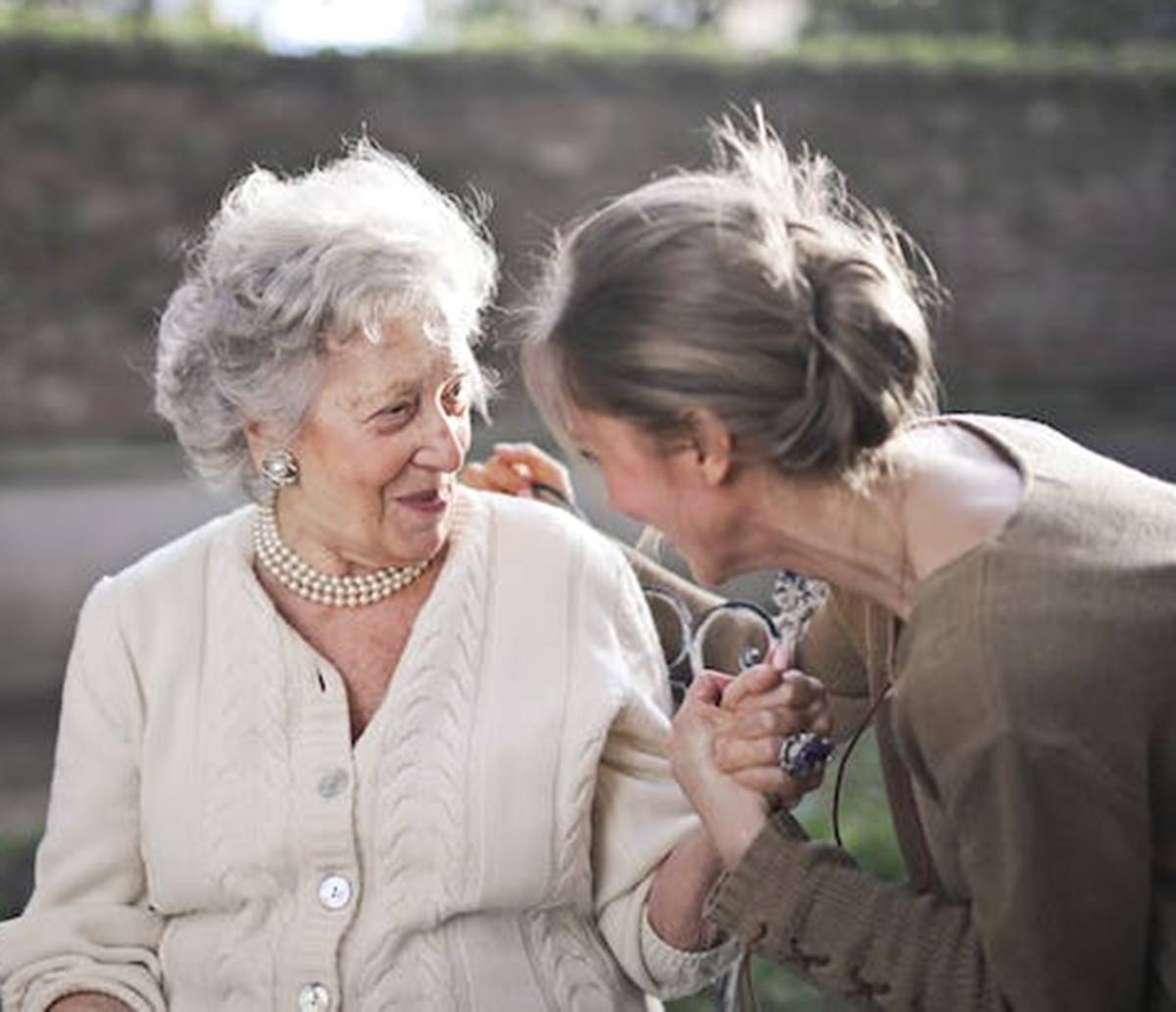 Alzheimer: neurologista explica causas, sintomas e como evitar progressão da doença