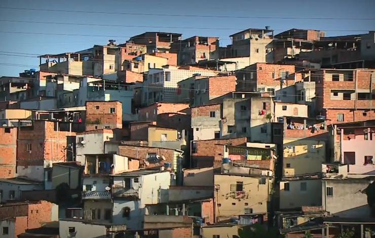 Número de favelas cresce no Brasil; moradores empreendem e sonham com mudança