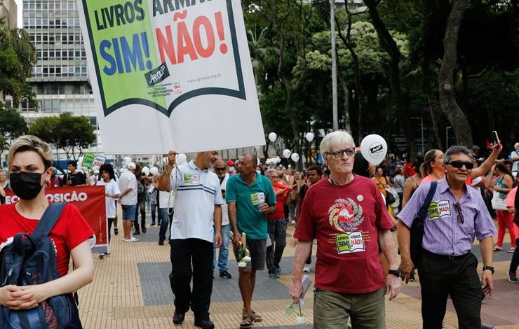 Sociólogo defende ações emergenciais para conter violência nas escolas