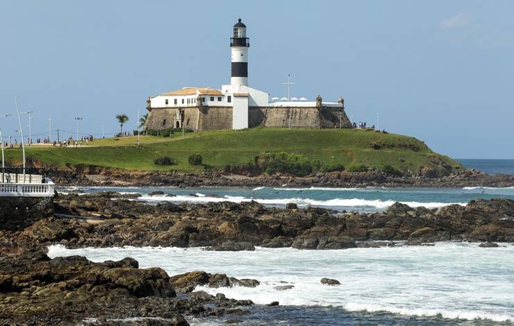 Turista do Amapá morre afogada no porto da Barra