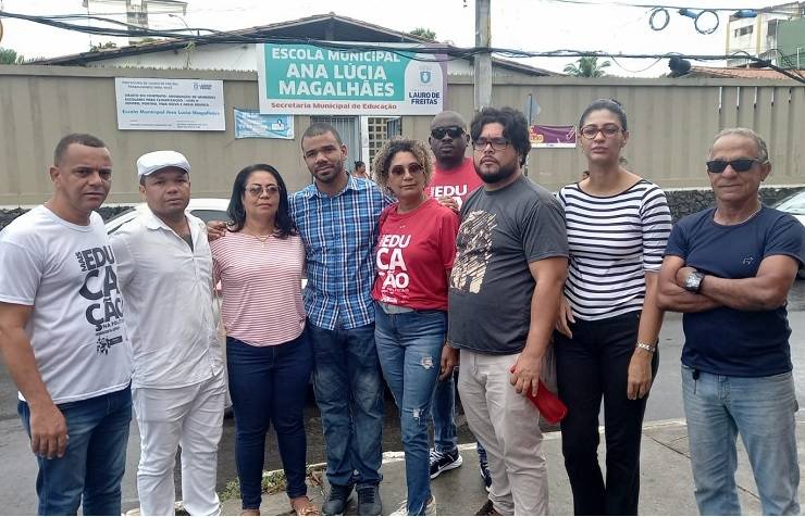 Professores da rede municipal entram em estado de greve, em Lauro de Freitas