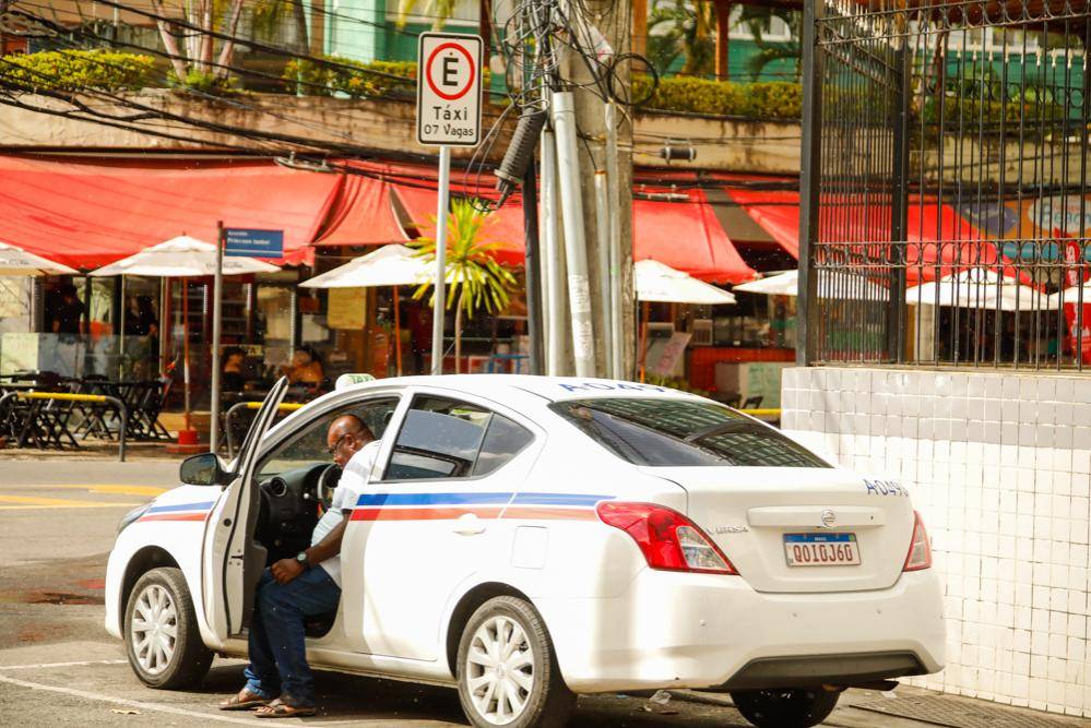 Presidente da Câmara pede acordo entre bancadas para votar tempo limite dos táxis em Salvador