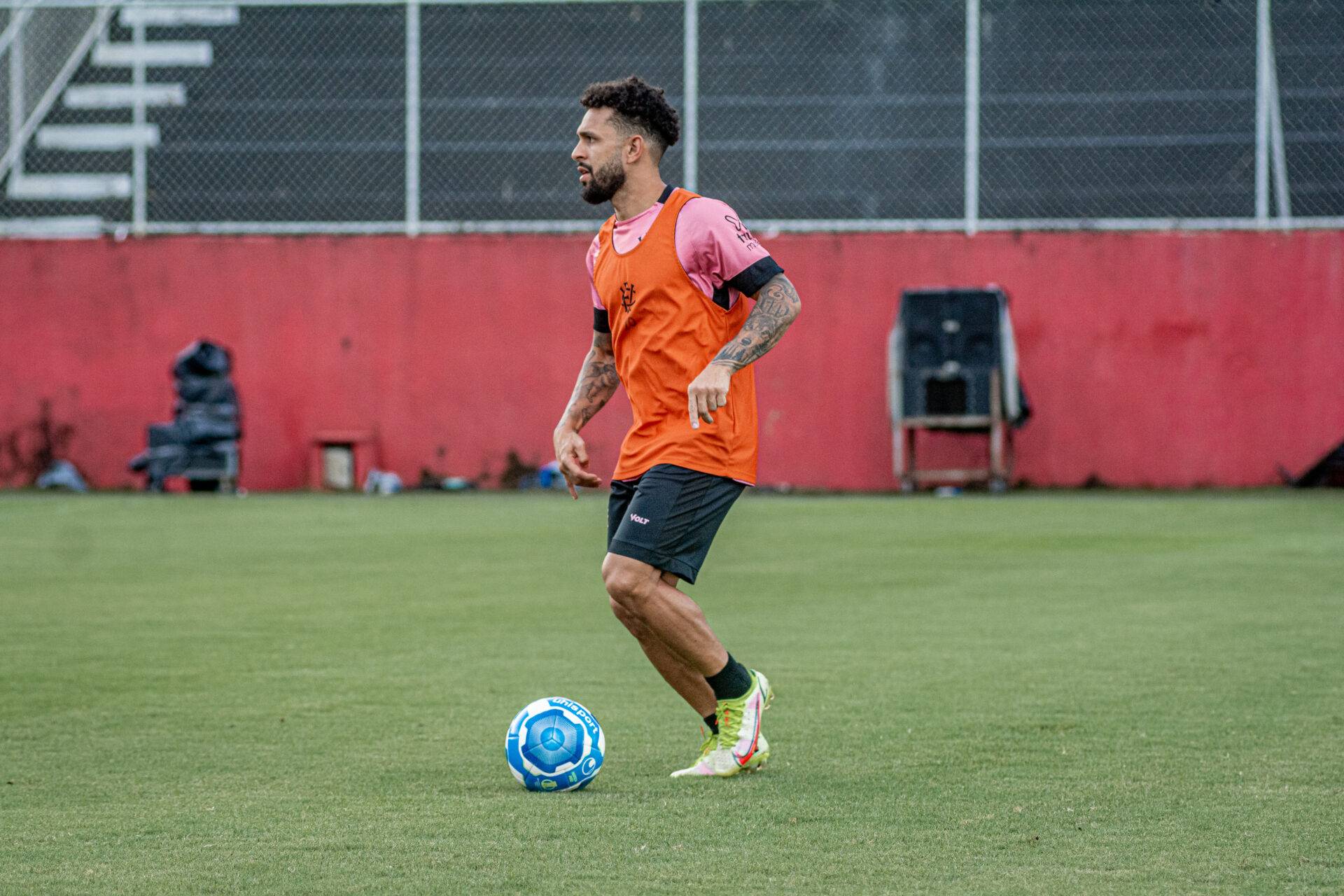 Vitória inicia treinos para enfrentar o CRB no Barradão