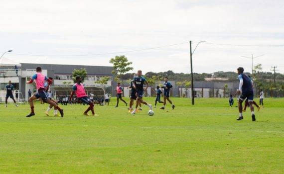 Com presença de atletas do sub-20, Bahia faz jogo-treino no CT Evaristo de Macedo