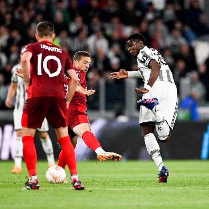 No minuto final, Juventus arranca empate com Sevilla na semifinal da Liga Europa