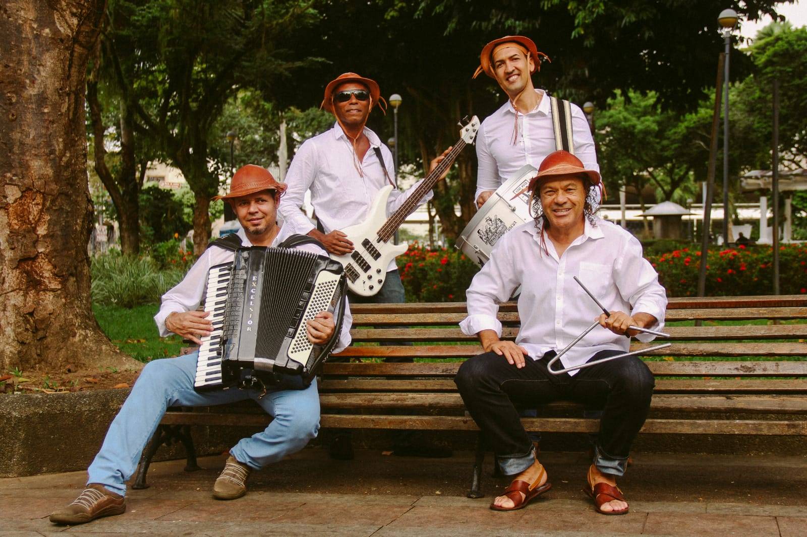 Grupo 'Bando Salvador do Forró' se apresenta neste sábado na Varanda do Sesi