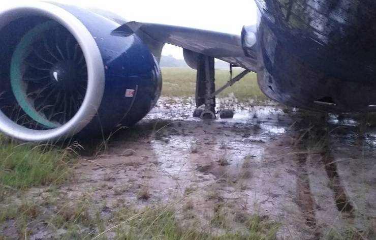 Envolvido em incidente, avião atola no aeroporto de Salvador; Cenipa vai investigar caso