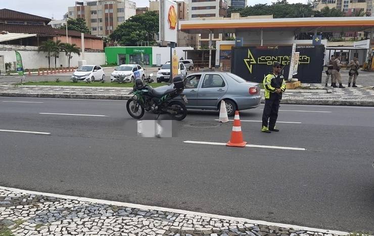 Mulher é vítima de acidente fatal envolvendo moto e ônibus no Jardim de Alah