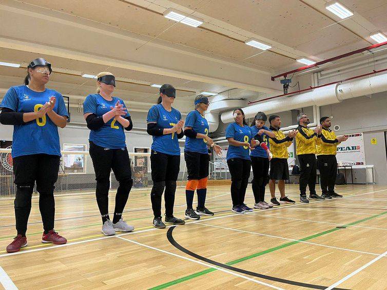 Goalball: seleção feminina estreia com goleada em competição na Suécia