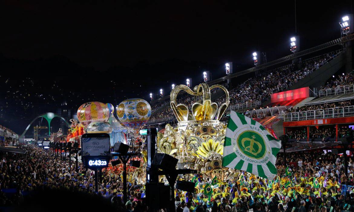 Sancionada lei que reconhece escola de samba como patrimônio cultural