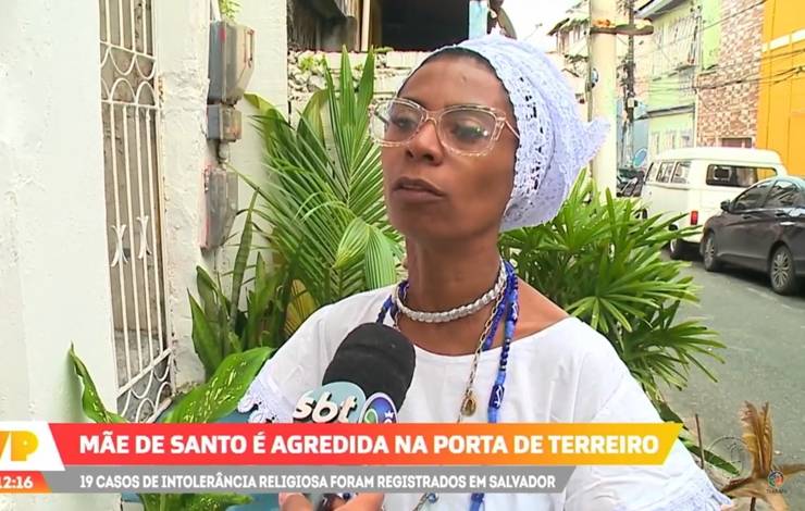 Intolerância religiosa: mãe de santo é agredida na porta de terreiro em Salvador