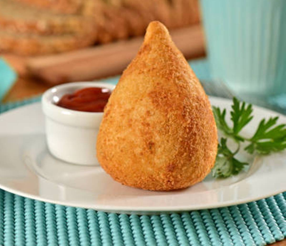 Dia Nacional da Coxinha: onde e quando surgiu um dos salgados mais amados do Brasil?