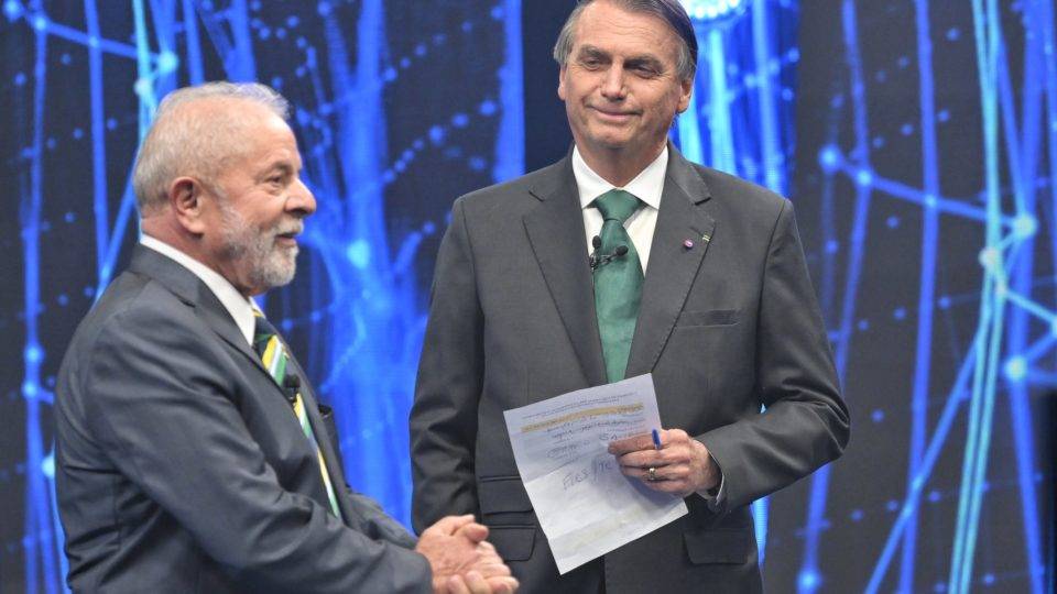 Registro de vacinação falso de Bolsonaro em SP usa e-mail com nome de Lula