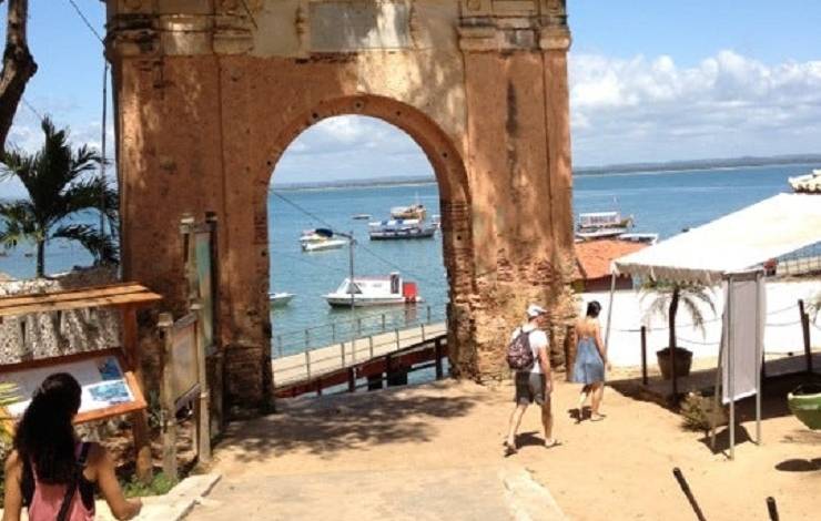 Travessias para Mar Grande e Morro de São Paulo têm movimento intenso em feriado, informa Astramab