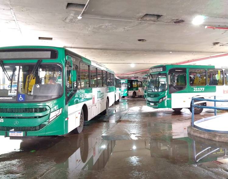 Vai ter buzu! Ônibus circulam nesta quinta-feira após rodoviários aceitarem proposta