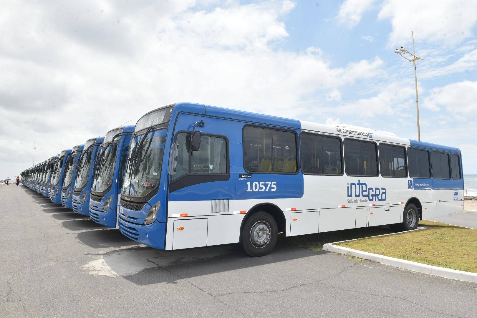 Bruno Reis garante busca por diálogo com sindicatos para evitar greve de ônibus