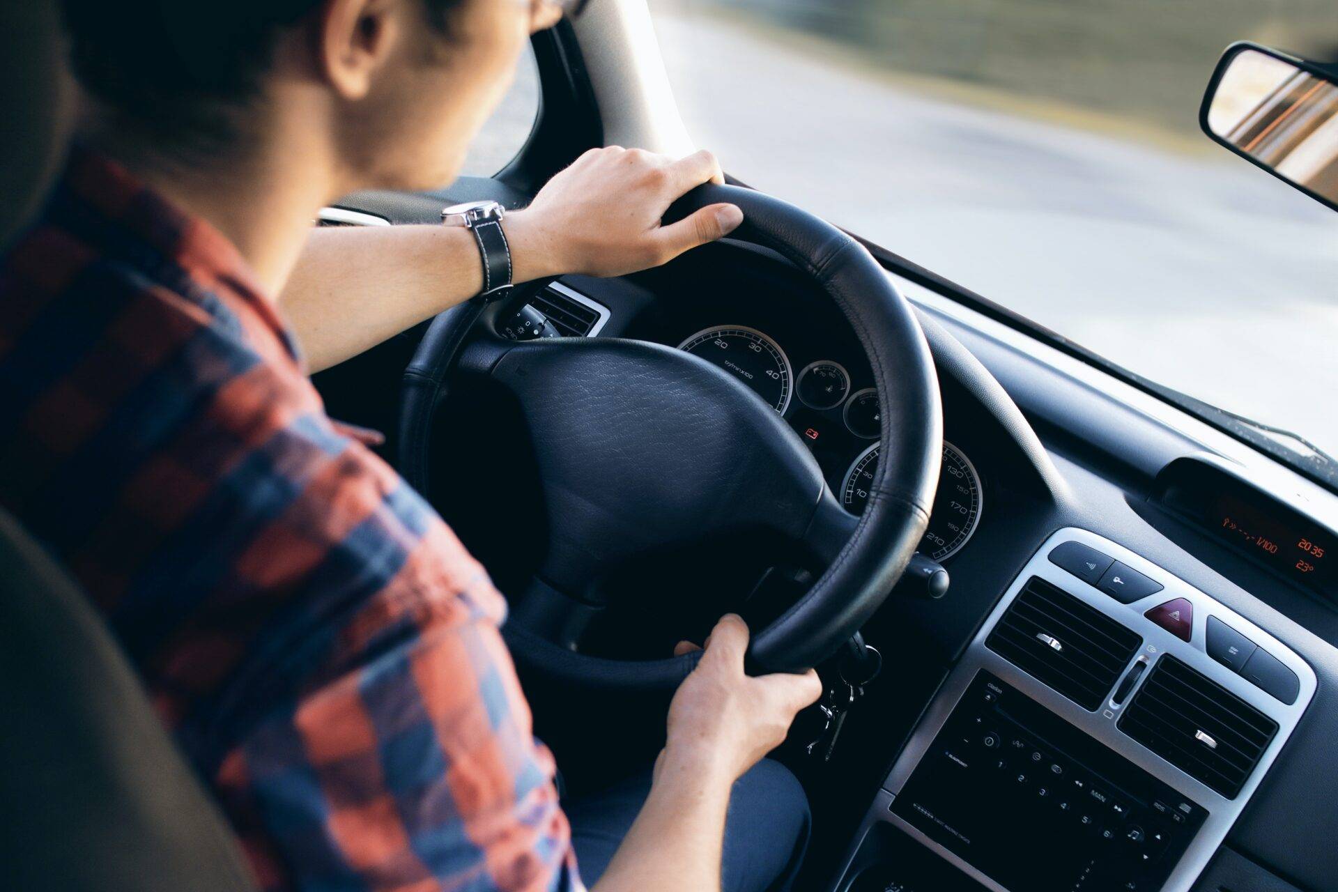 Já está motorizado? Governo anuncia desconto de 1,5% a 10,8% para carros novos