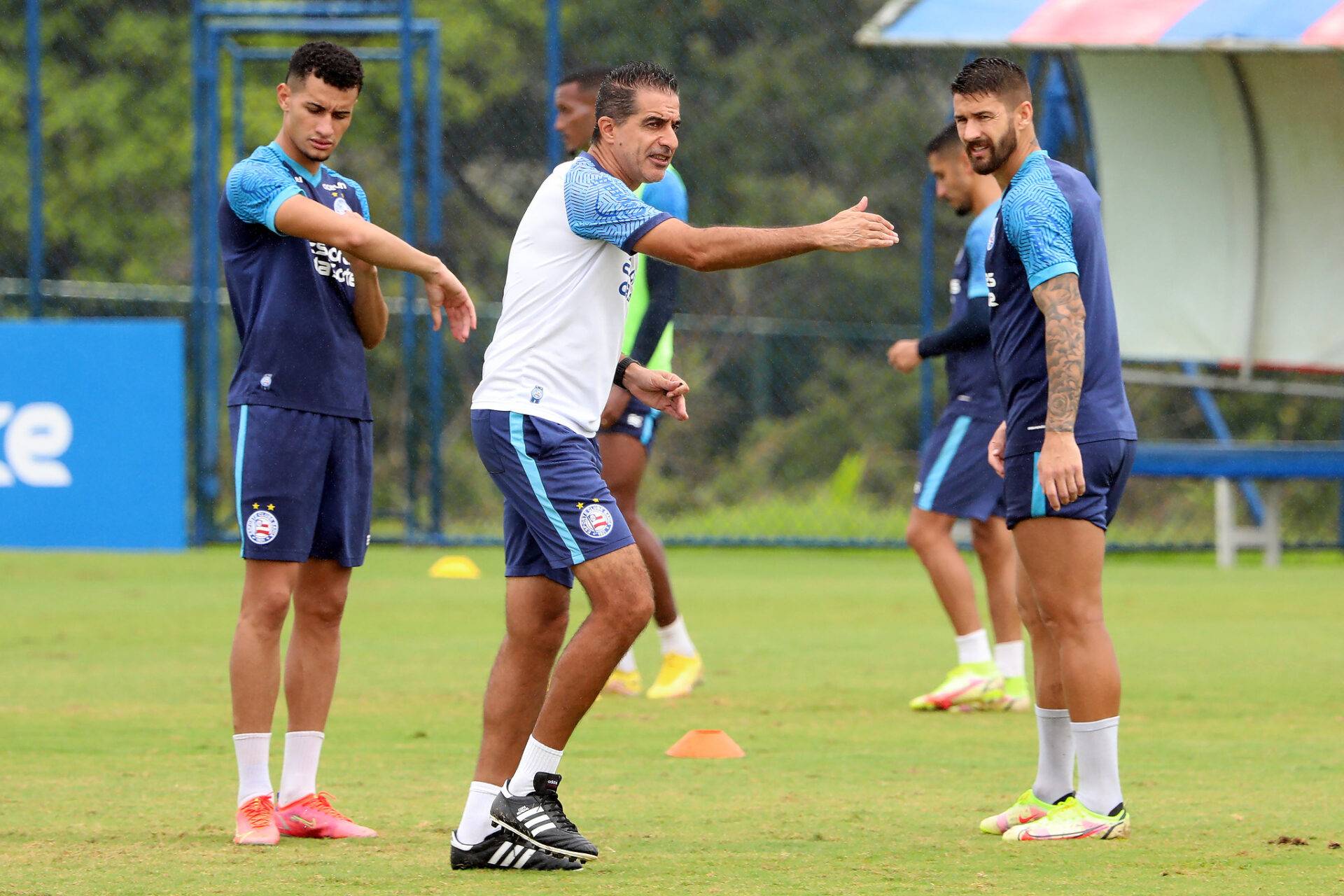 Com muita chuva, Bahia faz penúltimo treino antes de enfrentar o Palmeiras