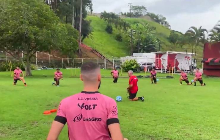 Vitória encerra preparativos para visitar o Guarani buscando manutenção no G4