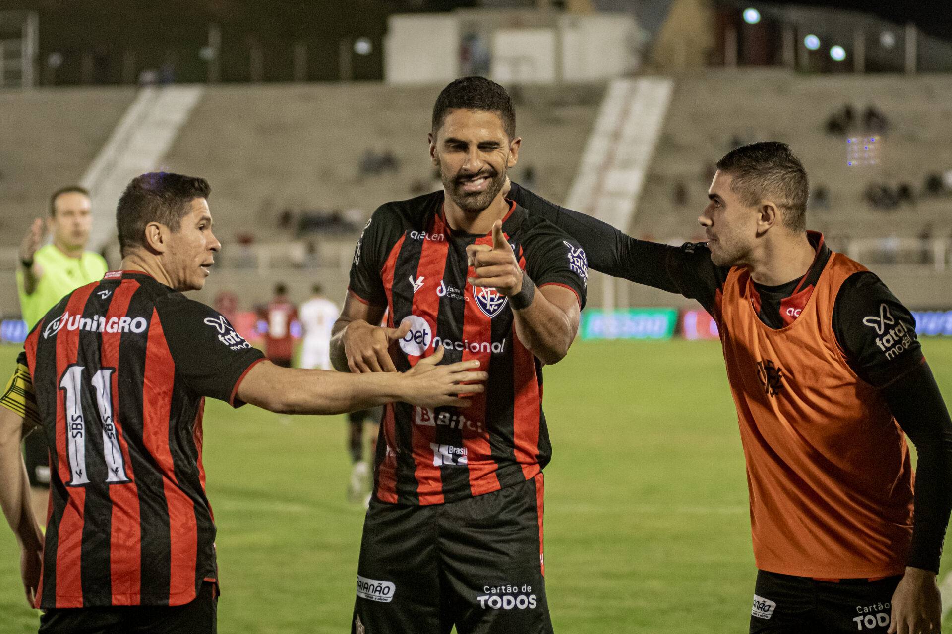 Vitória e Criciúma são as únicas equipes que permanecem no G-4 em todas as rodadas da Série B