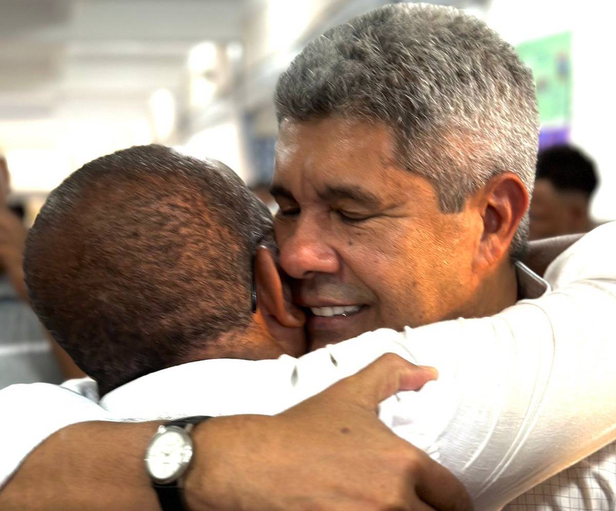 Vereador consegue aprovação de medalha Thomé de Souza para Jerônimo e títulos de cidadãos para Fabya Reis e Bruno Monteiro