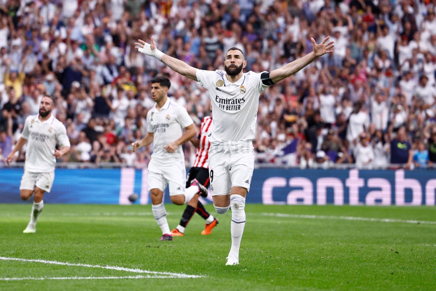 Com gol neste domingo, Benzema se despede do Real Madrid após 14 anos