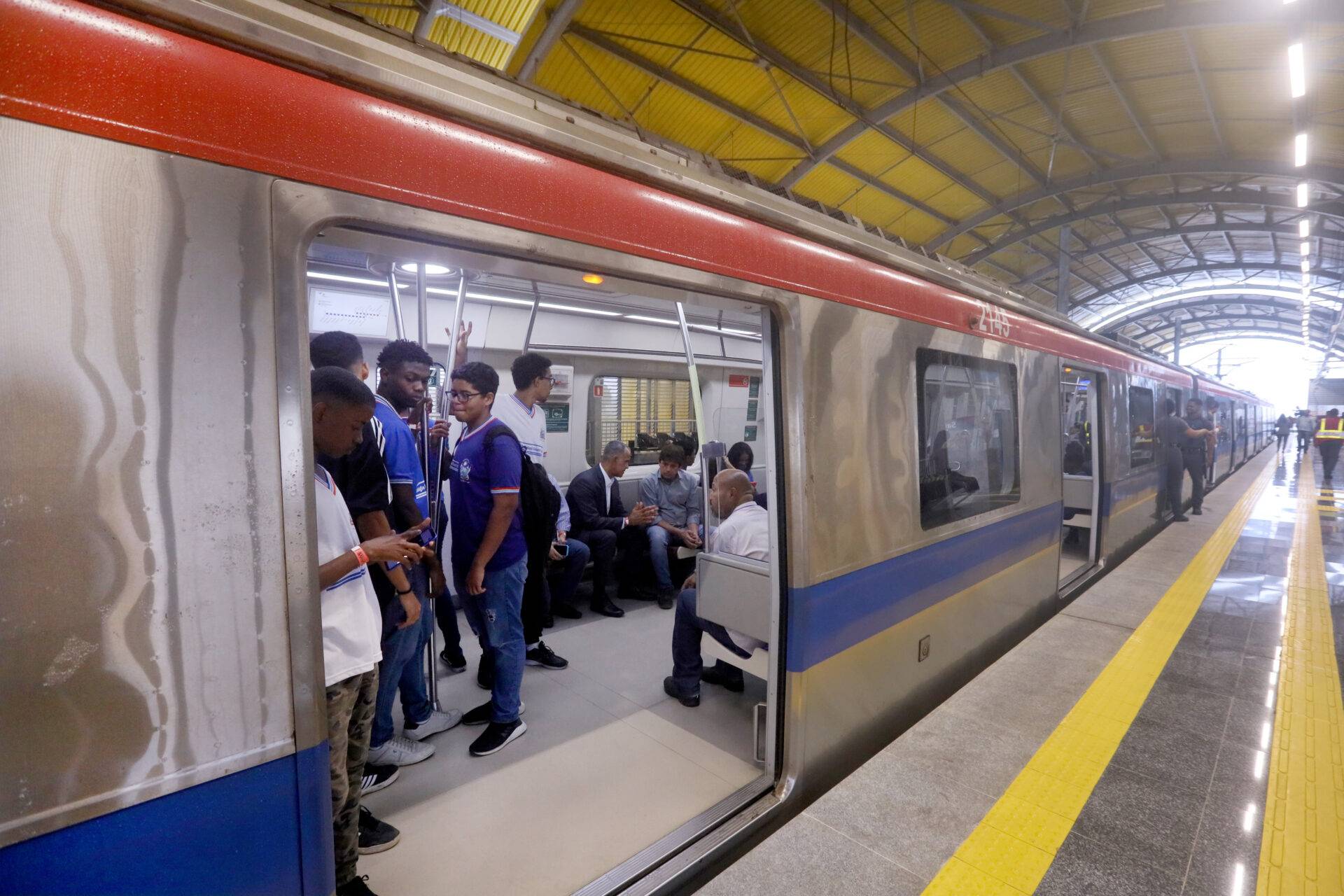 Jerônimo anuncia estudos para 'transporte rápido' entre Salvador e Feira de Santana