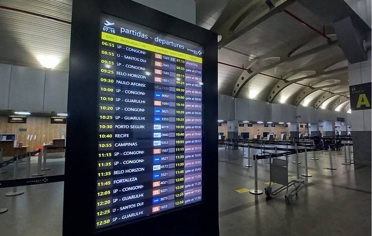 Após noite de caos, operação da pista é retomada no Aeroporto de Salvador