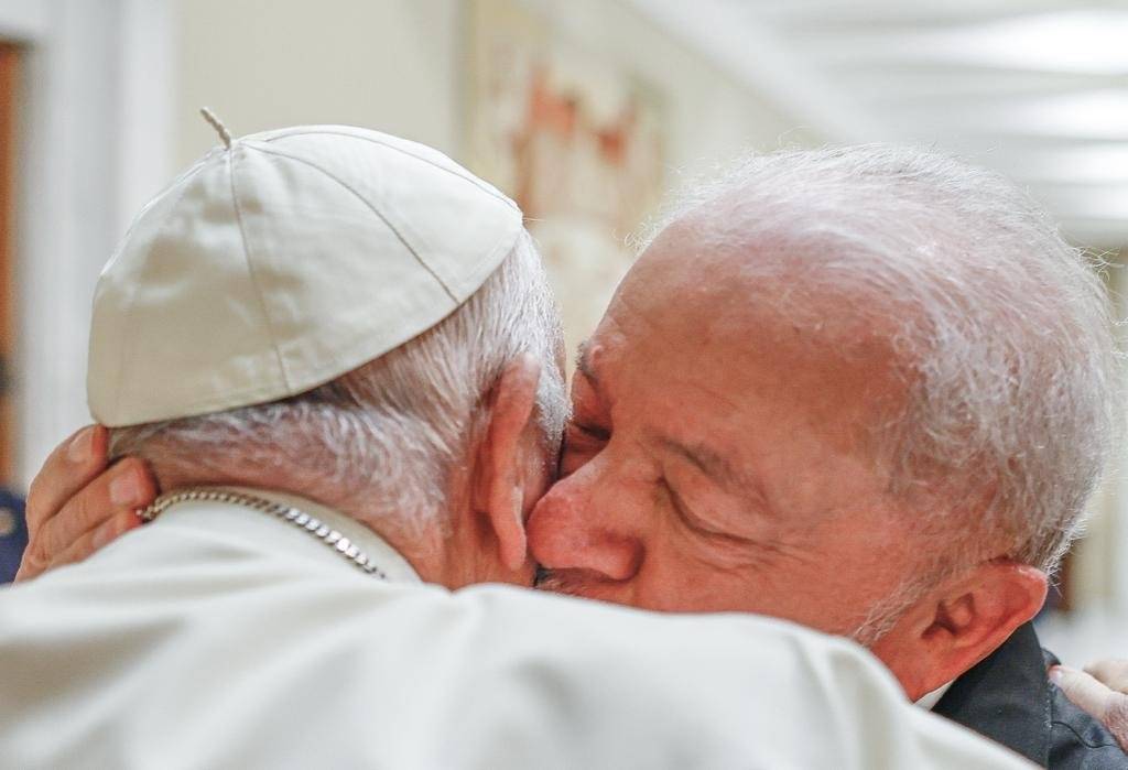 Lula e papa Francisco se encontram no Vaticano