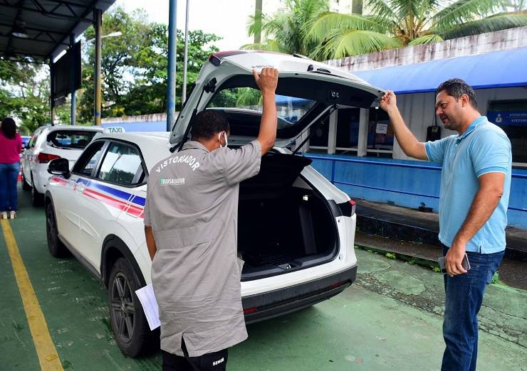 Taxistas de Salvador já podem fazer  vistoria para renovação de alvará de circulação