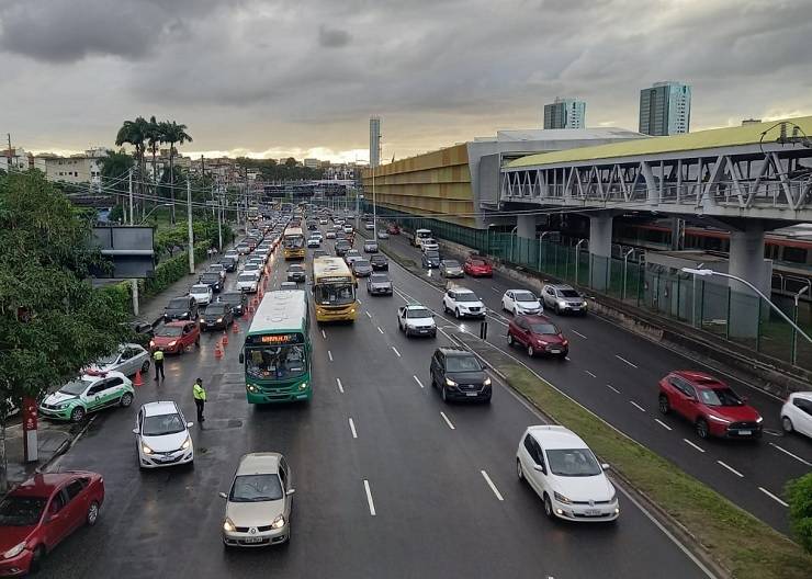 Produção de veículos aumenta 1,3% em 2023, aponta associação