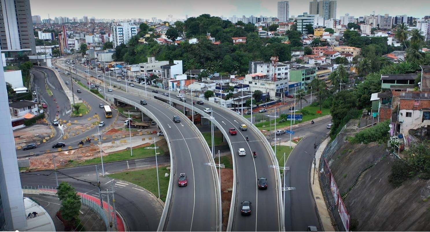 Obras do BRT alteram trânsito na Av. Vasco da Gama e Lucaia