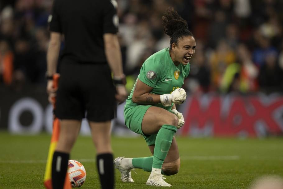 Depois de susto em treino, Letícia se diz pronta e vê Seleção como favorita contra a França