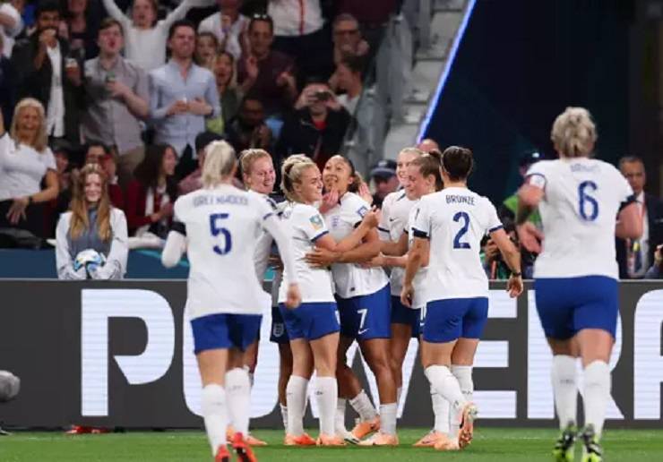 Inglaterra vence a Dinamarca e fica mais perto de uma vaga nas oitavas de final