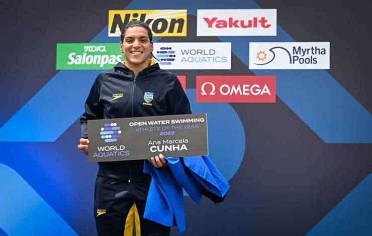 Após 5º lugar no Mundial, Ana Marcela Cunha recebe prêmio de Atleta do Ano em Águas Abertas 2022