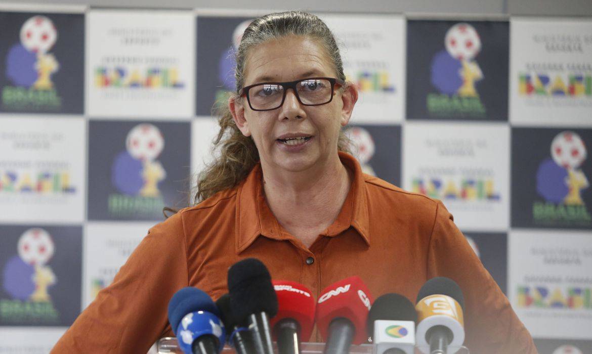 Ministra do Esporte, Ana Moser diz não ter controle sobre sua manutenção no ministério