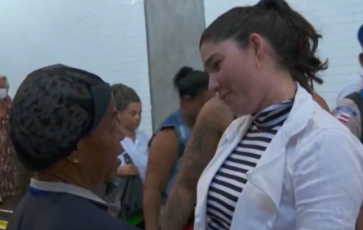 'Bom dia, guerreiros!' Conheça história de Dona Maria, sorriso marcante da Estação Pirajá