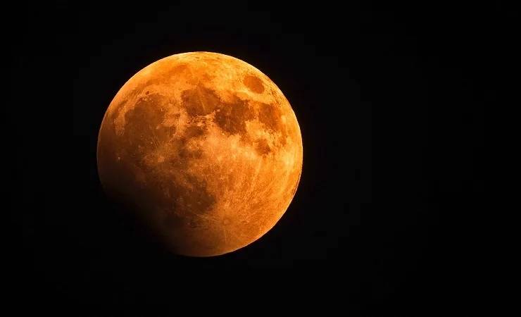 Superlua ilumina o céu de Salvador na madrugada desta segunda-feira; veja imagens